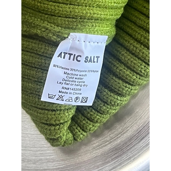 Attic Salt Green Ombre Beanie Hat Knit Cap Soft Warm Unisex Winter Accessory-New - Picture 4 of 9